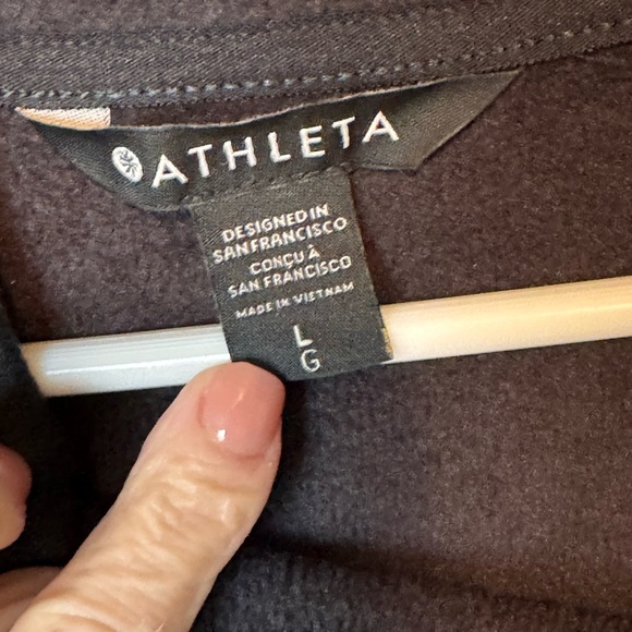 Athleta Cozy Karma Asymmetric Fleece Pullover Sweatshirt Sz Large Black 1/4 Zip - Picture 4 of 15
